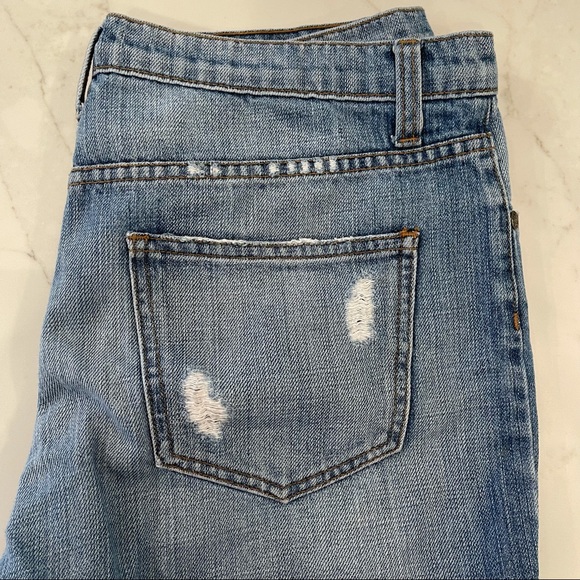 LF Era of Chaos distressed jean shorts - Picture 4 of 16